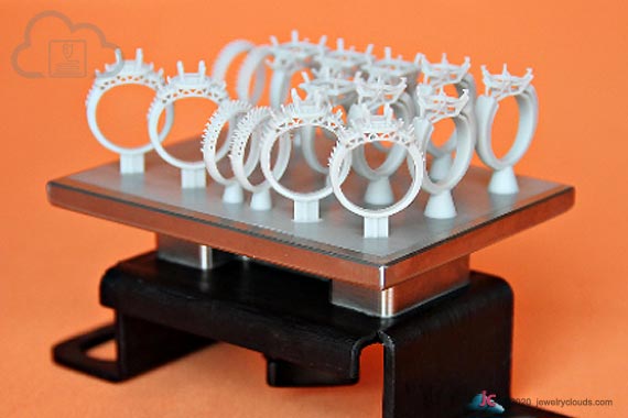 Jewelry-Print-Service-at-Jewelry-Clouds-with-EnvisionTEC-QView-Material